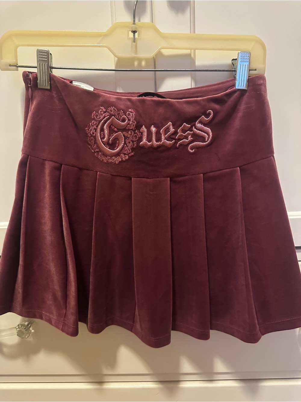 Girl’s Guess Velvet Pleated Mini Skirt in Wine- SIZE 12 NWT